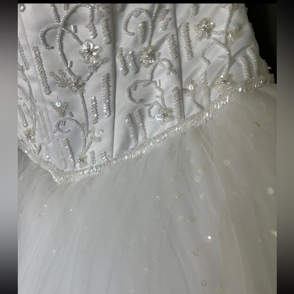 VINTAGE DAVIDS BRIDAL QUINCE Dress IN WHITE - Picture 4 of 7